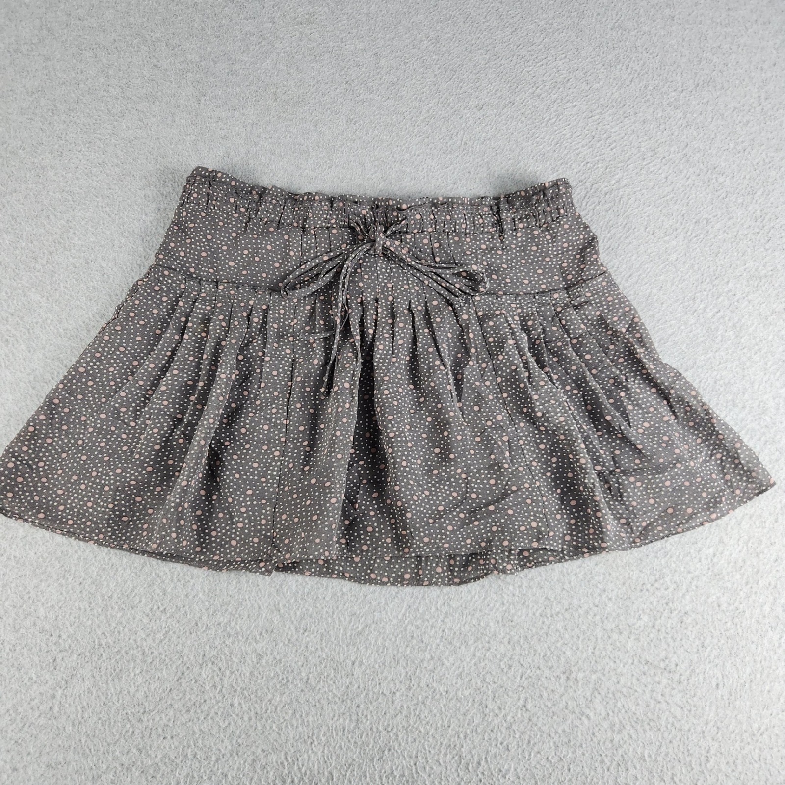 American Eagle Outfitters Mini Skirt Womens Xs Gray Polka Dot Pintuck Detail
